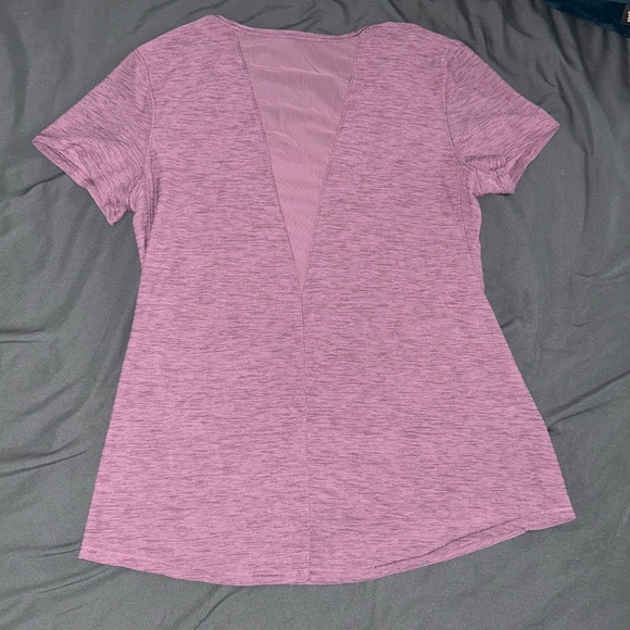 Bundle of Activewear! 2 pairs of leggings, 2 tops, 1 pair of shorts - Picture 5 of 11